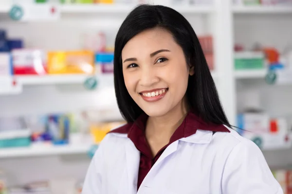 Portrét Asijské Lékárnice Lékárně Thajsko — Stock fotografie