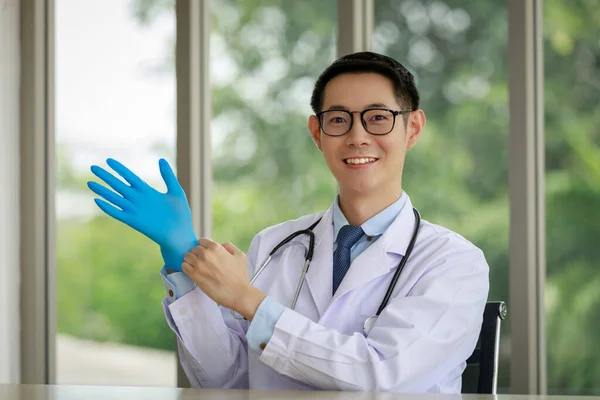 Asian Doctor Show How Wear Safety Gloves Work Windows Glass — Stock Photo, Image