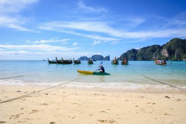 phi phi island kra bi Thailand - 8 Aralık 2018 Phi phi adası yaz tatili - Aralık 2018: Kra bi Tayland