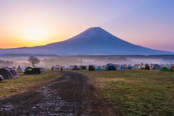아름다운 캠프의 위치와 주오카 자판의 명소인 후지노미야의 — 스톡 사진