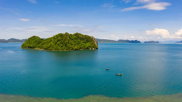 Paesaggio Vista Aerea Isole Del Mare Barca Turisti Kra Thailandia — Foto Stock