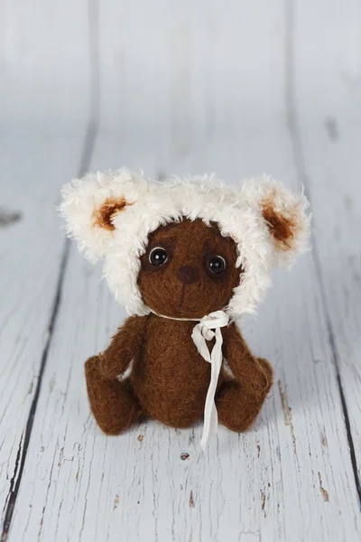 Kahverengi sanatçı bir oyuncak ayı bir tür