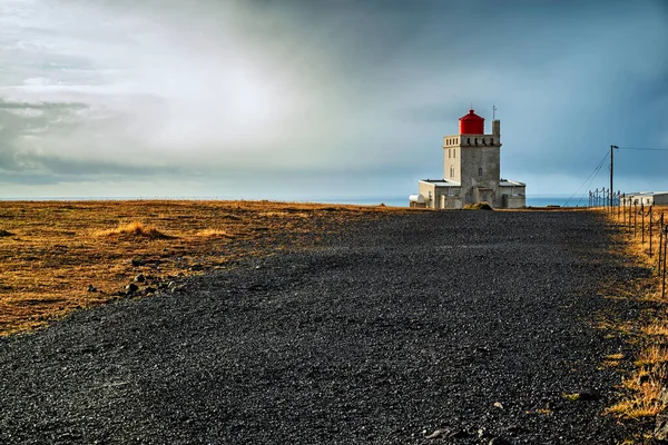 Dyrholaey Deniz Feneri Gün Batımında Bulutlu Bir Günde Zlanda — Stok fotoğraf