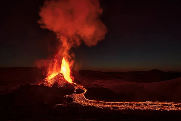 Fagradalsfjall Vulkaanuitbarsting Nacht Voor Zonsopgang Reykjanes Schiereiland Ongeveer Kilometer Van — Stockfoto