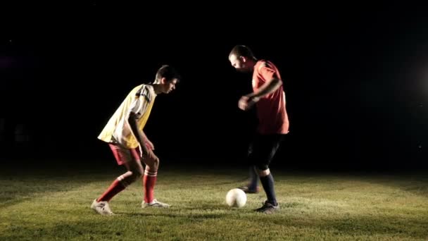 Párbaj, futball játékosok Labdarúgás lassú mozgás