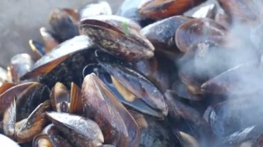 Kızarmış midye sıcak plaka 2