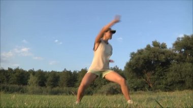 Kız dövüş sanatları devreye girer