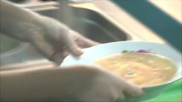 在晚餐上军队的营养 — 图库视频影像