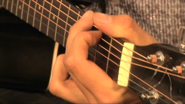 Musicista suonare la chitarra — Video Stock