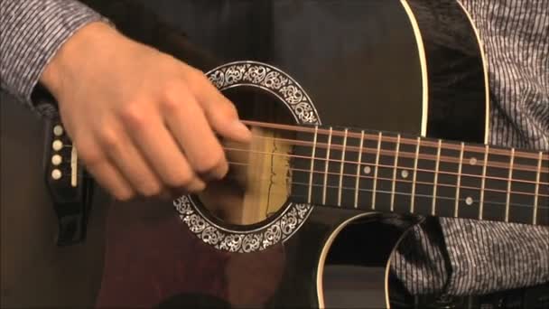 Musicista suonare la chitarra — Video Stock