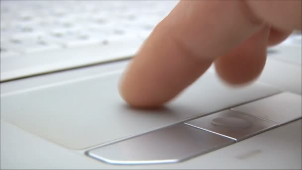 Frappe humaine sur le clavier — Video