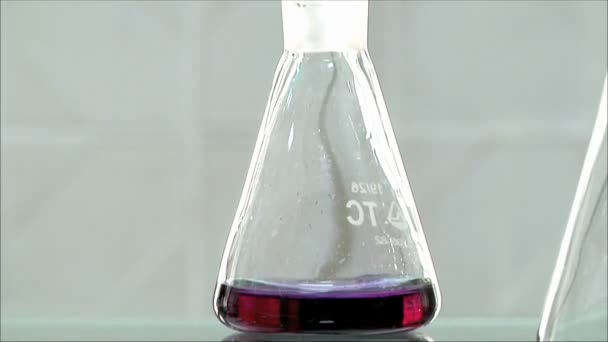 Chemical reaction in the laboratory — Stock Video