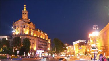 Bağımsızlık Meydanı, gece