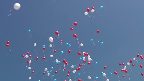 De nombreux ballons volant 