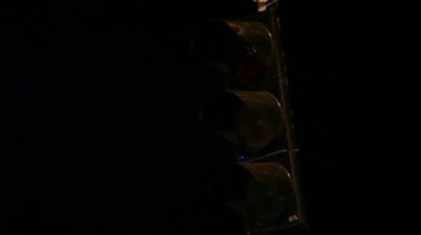 Gece trafik ışığı
