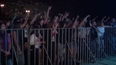 Seyirci bir rock festivalinde