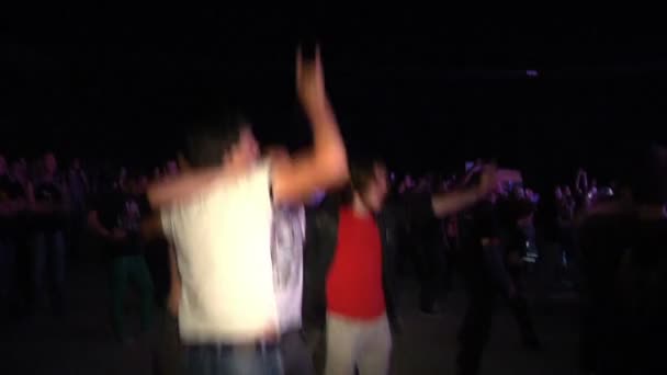 Audiencia en un festival de rock — Vídeo de stock