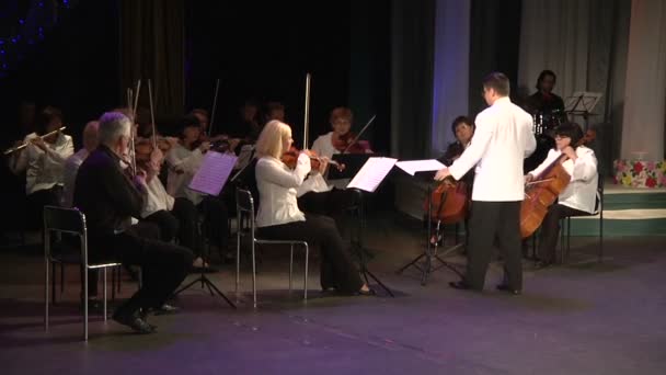 Performances teatrais dos músicos — Vídeo de Stock