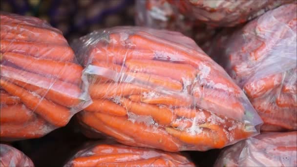 Cenouras maduras ensacadas — Vídeo de Stock