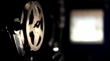 bir projektör filmde çalışma