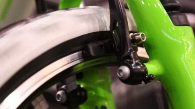 Bisiklet tekerleği kadar dönüm kapatın