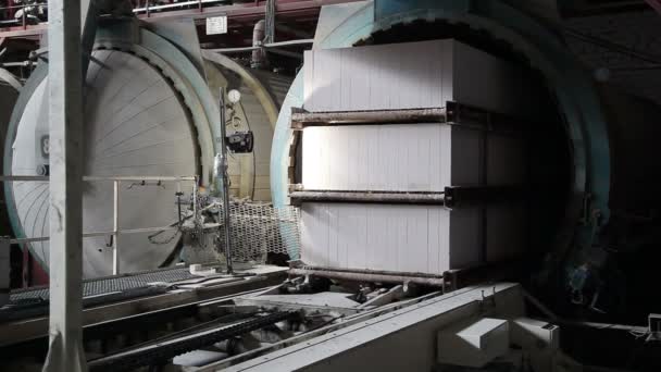 Industriële ovens voor het drogen van beton in de fabriek — Stockvideo