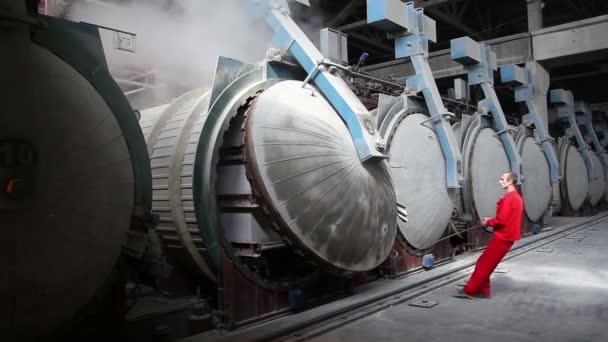 Industriële ovens voor het drogen van beton — Stockvideo