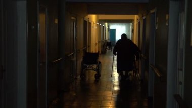 Hastanede engelli kişiler