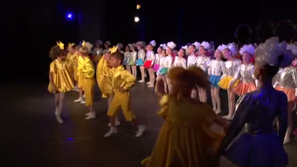 Concierto de danzas folclóricas ucranianas — Vídeos de Stock