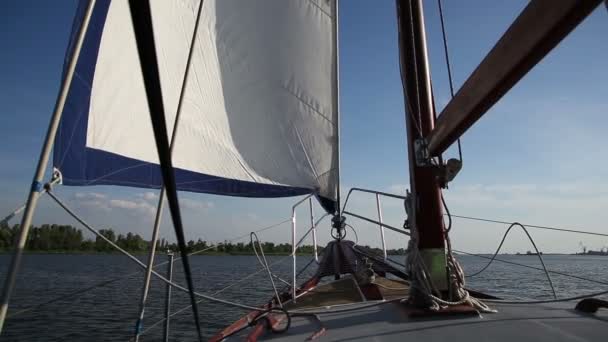 Segel der neuen Yacht — Stockvideo