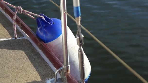 Équipement de bateau neuf — Video