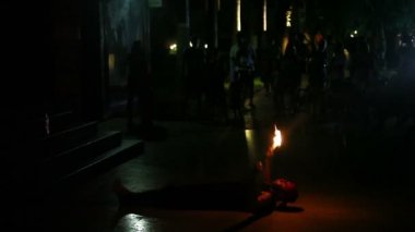 Fakir gösterir Stunts