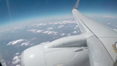 Uçakta Porthole penceresinden görünümü