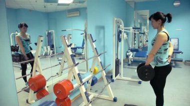 spor salonunda kız ağız kavgası