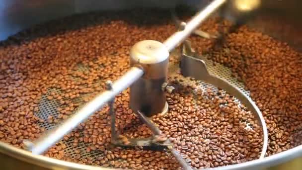 Coffee beans in the machine — Stock Video