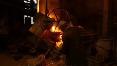 Dökme Çelik sıvı erime işçi