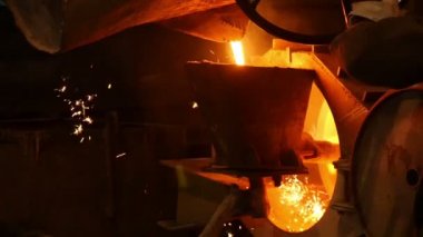 Dökme Çelik sıvı erime işçi