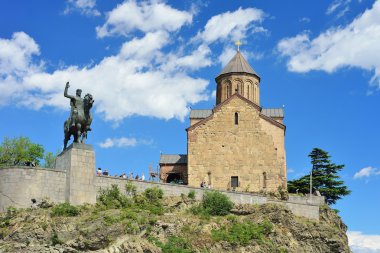 Gorgasali Anıtı. Metekhi Katedrali. Tiflis Merkezi. Georgia c