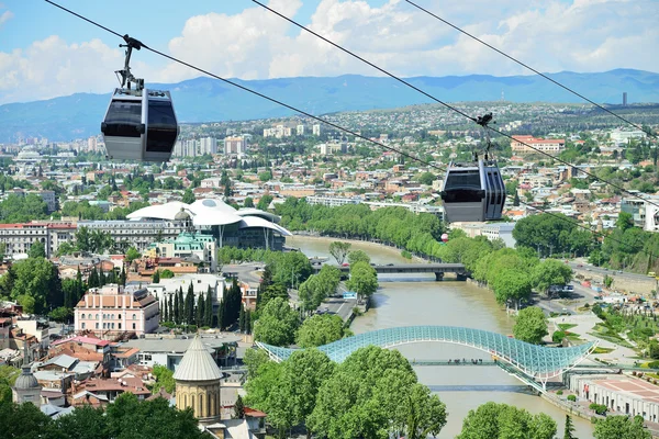 Cabinas teleférico en el fondo de Tiflis. Funicular. Georgia —  Fotos de Stock