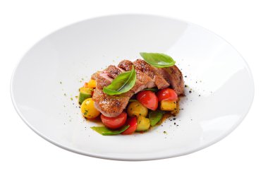 sebze yahni ile ördek fileto. İzole