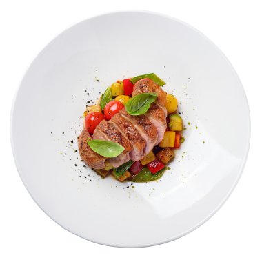 sebze yahni ile ördek fileto. İzole