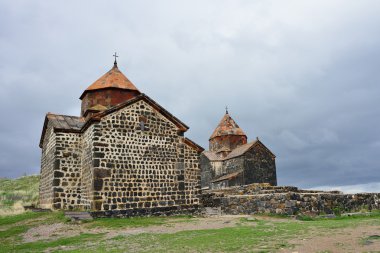 Ermeni halkının tapınak. Sevan Gölü Tapınağı. Thunder Sky