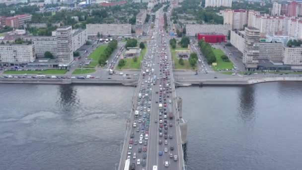 Vuelo Con Drones Sobre Atasco Tráfico Petersburgo Hora Punta — Vídeo de stock