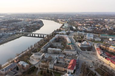 Pskov 'un merkez kısmının hava görüntüsü, Rusya' ya hoş geldiniz, Rus şehrinin turizm merkezi..