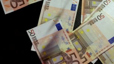 Euro sayma. Tabloya düşme euro banknot