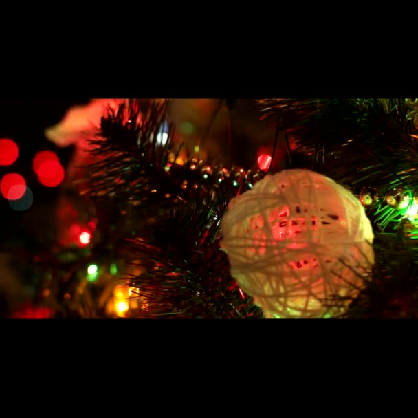 Luce dell'albero di Natale fuori fuoco — Video Stock