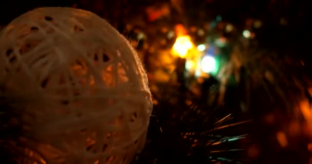 Luce dell'albero di Natale fuori fuoco — Video Stock