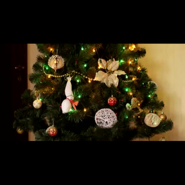 Luz da árvore de Natal fora de foco — Vídeo de Stock