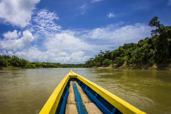 Barco no rio usumacinta — Fotografia de Stock