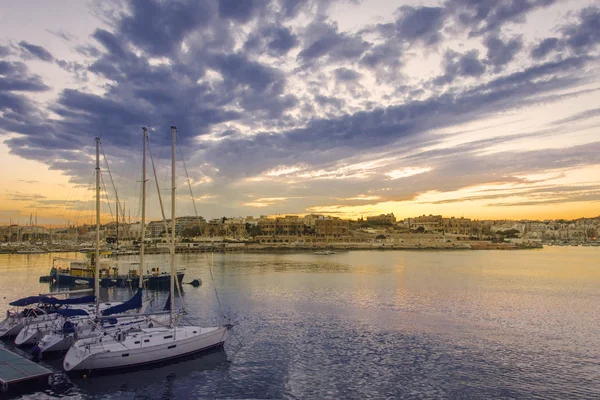 Grand harbour günbatımı